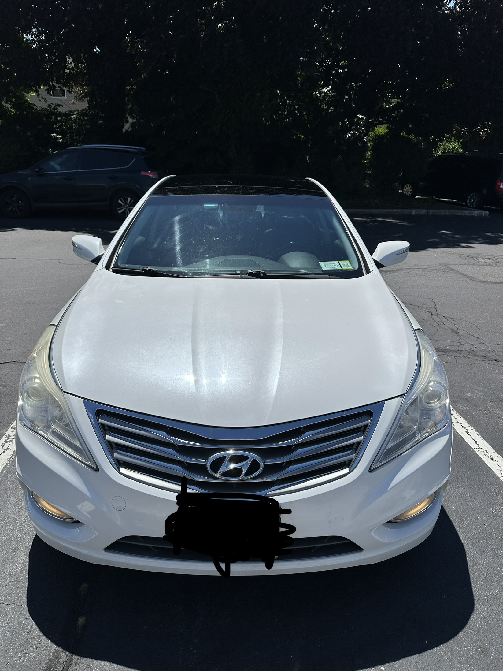 Used 2014 Hyundai Azera Limited w/ Option Group 02 FWD image 2