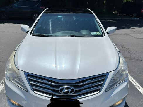 Used 2014 Hyundai Azera Limited w/ Option Group 02 FWD image 2