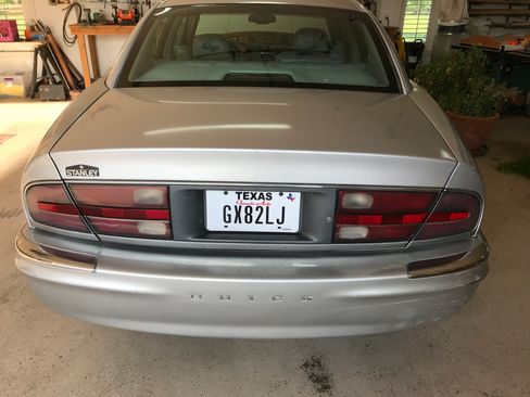 Used 2001 Buick Park Avenue w/ Prestige Pkg image 19