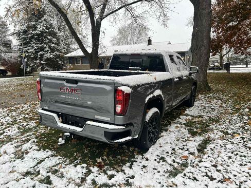 Used 2020 GMC Sierra 1500 Elevation w/ Elevation Value Package image 8