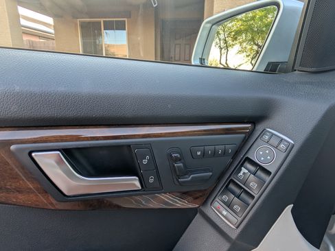 Used 2014 Mercedes-Benz GLK 350 2WD image 11