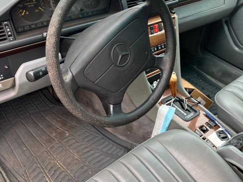 Used 1993 Mercedes-Benz 300 E 2.8 image 9