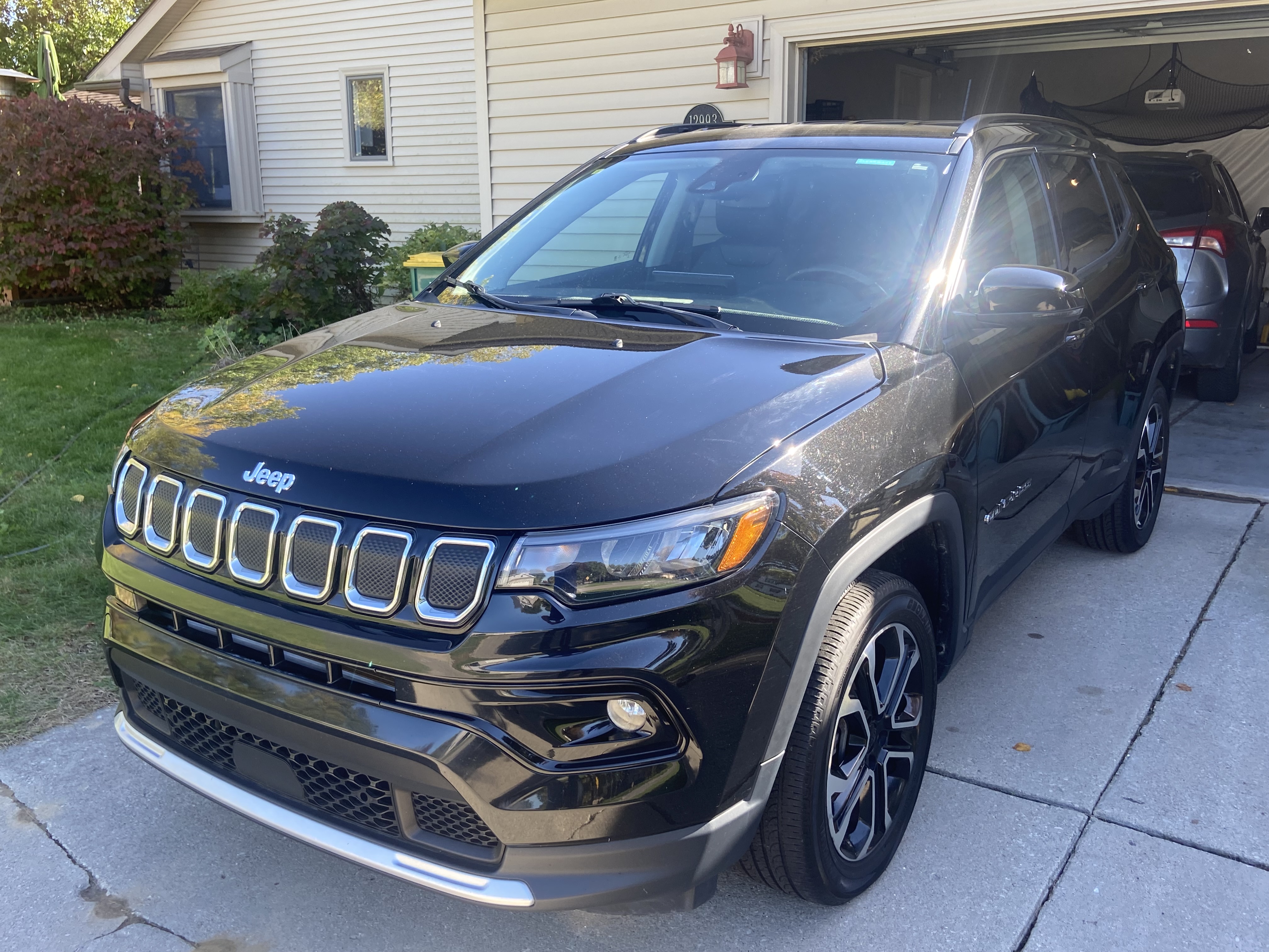 Used 2022 Jeep Compass Limited AWD/4WD image 9