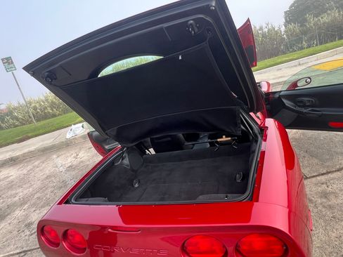 Used 2004 Chevrolet Corvette Coupe w/ Preferred Equipment Group image 16