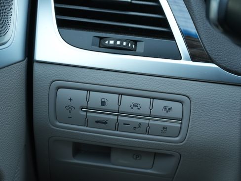 Used 2018 Genesis G80 3.8 w/ Option Group 02 image 18