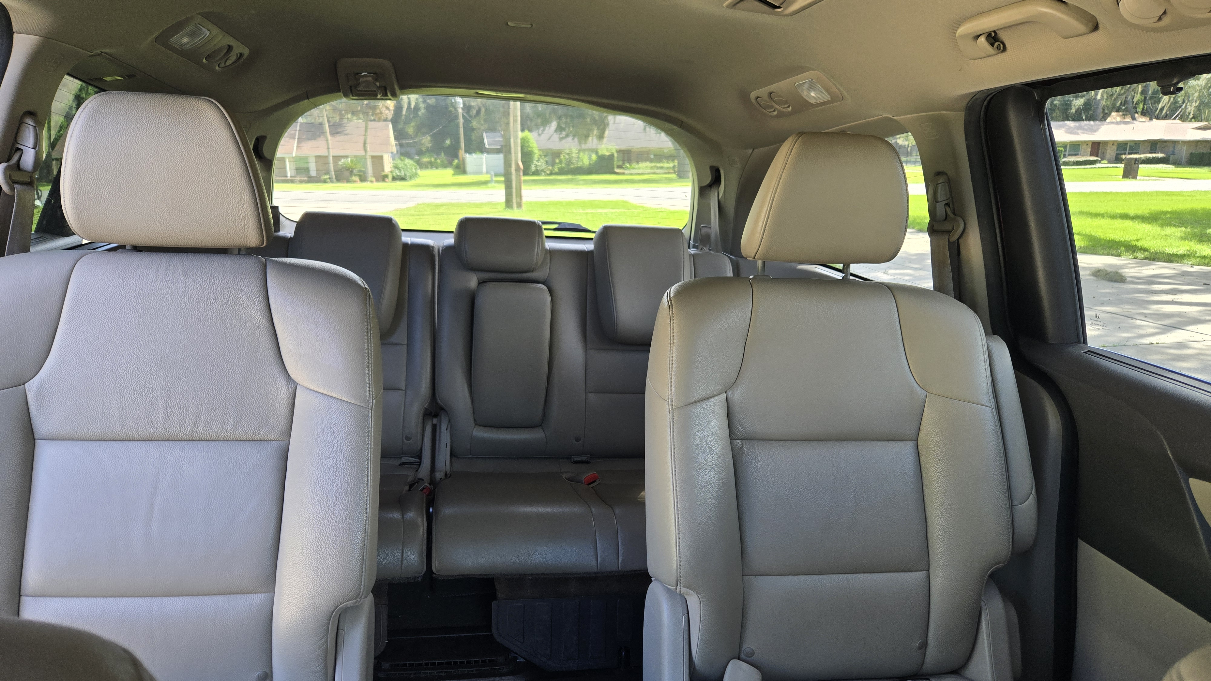 Used 2014 Honda Odyssey Touring Elite image 12