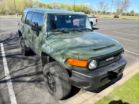 Used 2011 Toyota FJ Cruiser 4WD w/ Upgrade Pkg 3 image 1