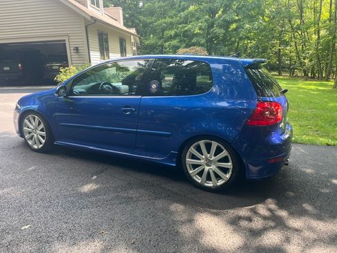 Used 2008 Volkswagen R32 AWD/4WD image 2