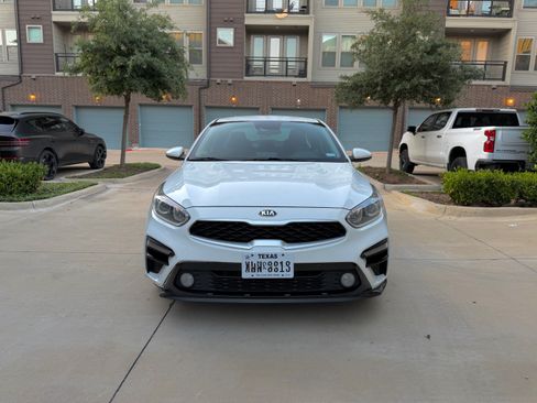 Used 2020 Kia Forte LXS FWD image 2
