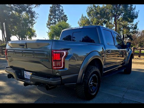 Used 2018 Ford F150 Raptor w/ Equipment Group 802A Luxury image 19