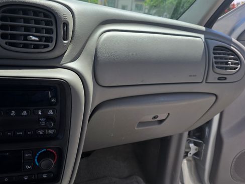 Used 2008 Chevrolet TrailBlazer LT image 25