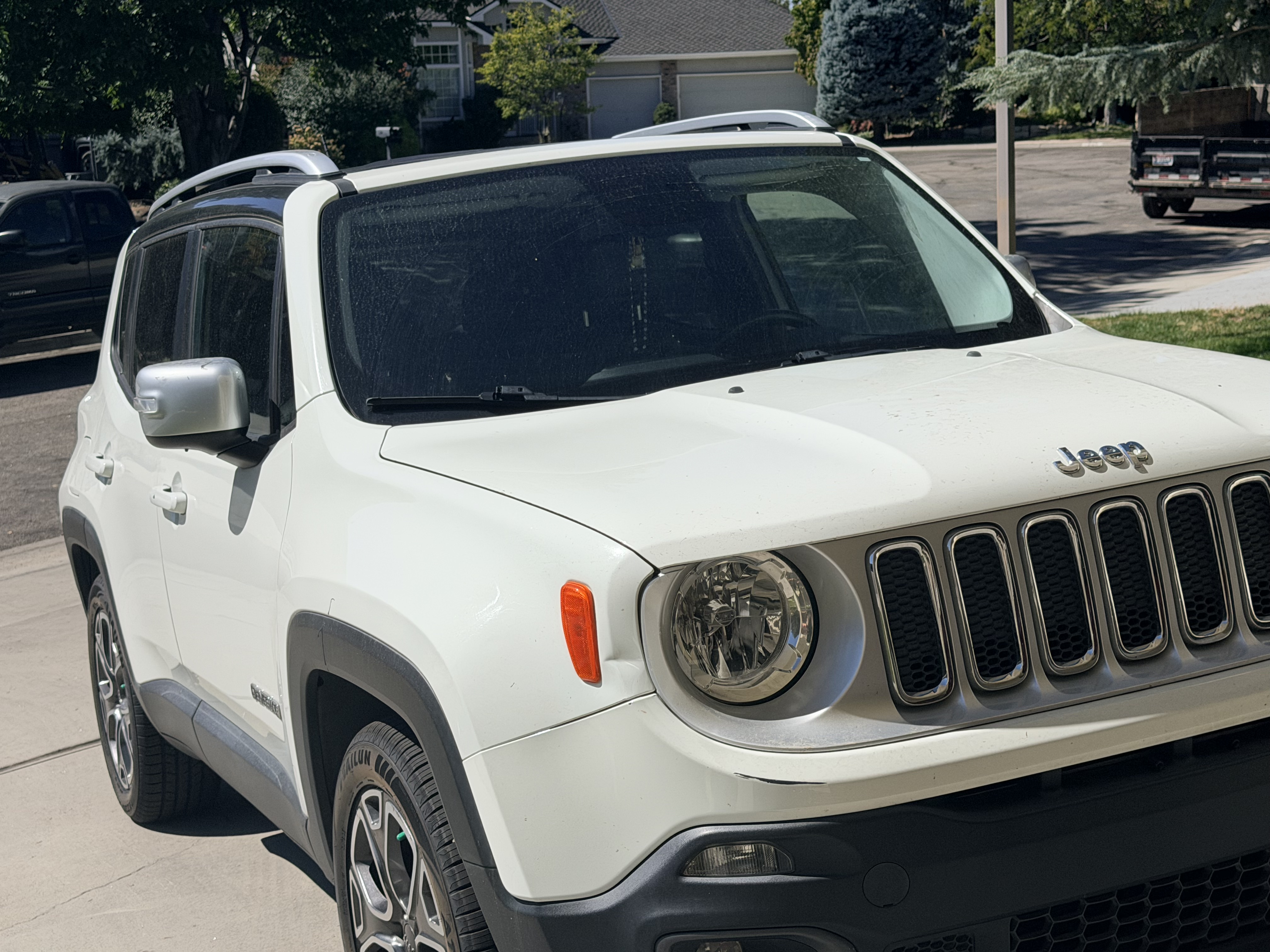 Used 2016 Jeep Renegade Limited FWD image 2