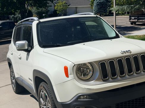 Used 2016 Jeep Renegade Limited FWD image 2