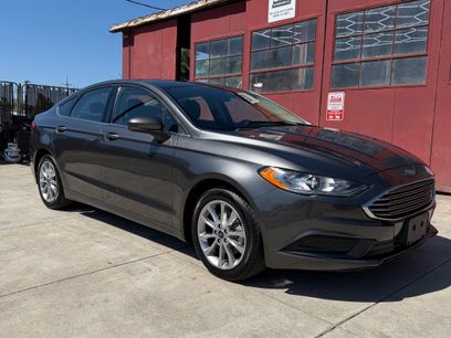 Used 2017 Ford Fusion SE w/ Fusion SE Technology Package