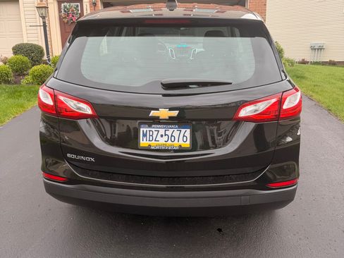 Used 2020 Chevrolet Equinox LS w/ LPO, Floor Liner Package FWD image 4