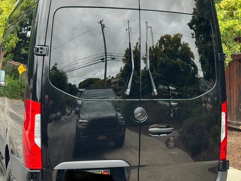 Used 2024 Mercedes-Benz Sprinter 2500 image 14