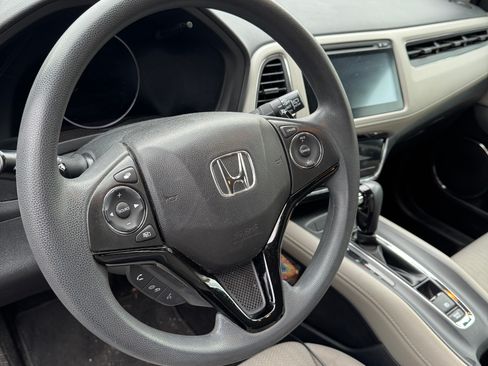 Used 2018 Honda HR-V EX image 6