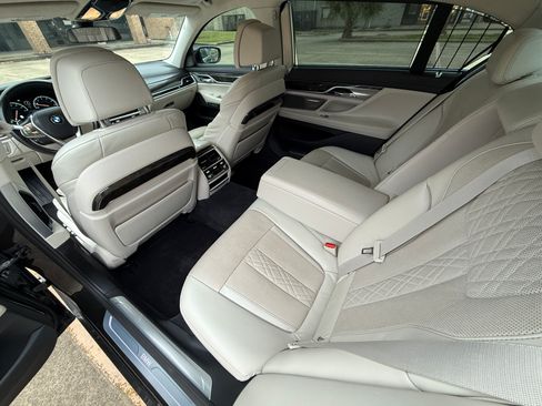 Used 2016 BMW 750i 750i Sedan 4D image 11
