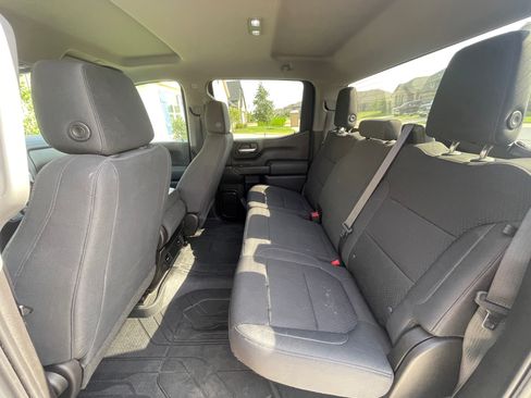 Used 2019 Chevrolet Silverado 1500 Custom Trail Boss w/ Custom Convenience Package AWD/4WD image 8