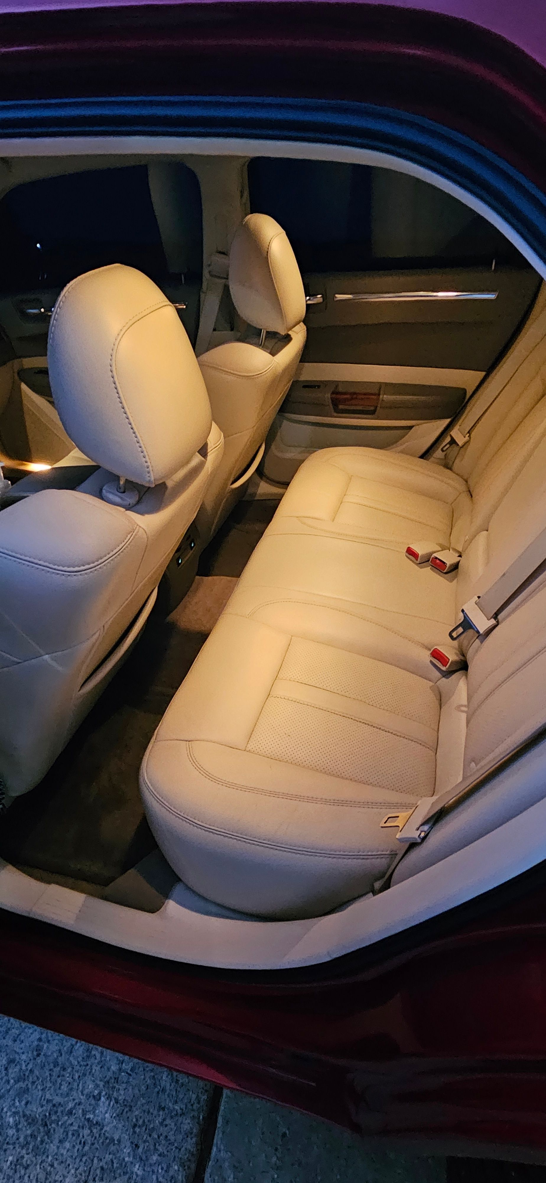 Used 2009 Chrysler 300 C RWD image 15