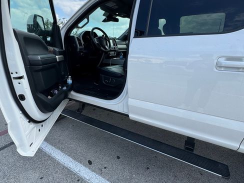 Used 2019 Ford F250 Lariat w/ Lariat Ultimate Package image 11