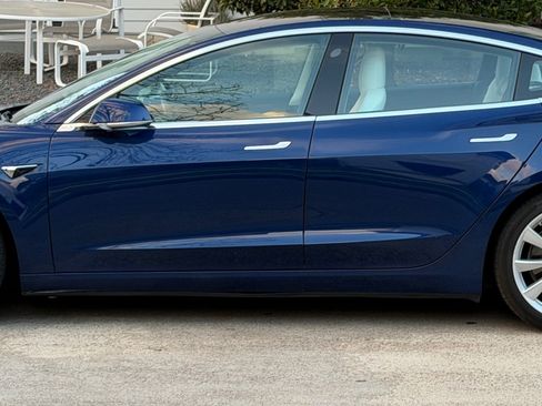 Used 2018 Tesla Model 3 Long Range image 1