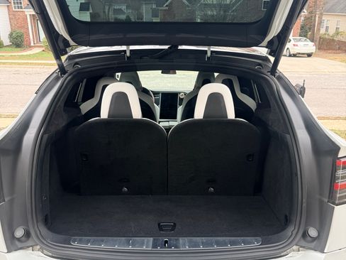 Used 2018 Tesla Model X P100D image 8