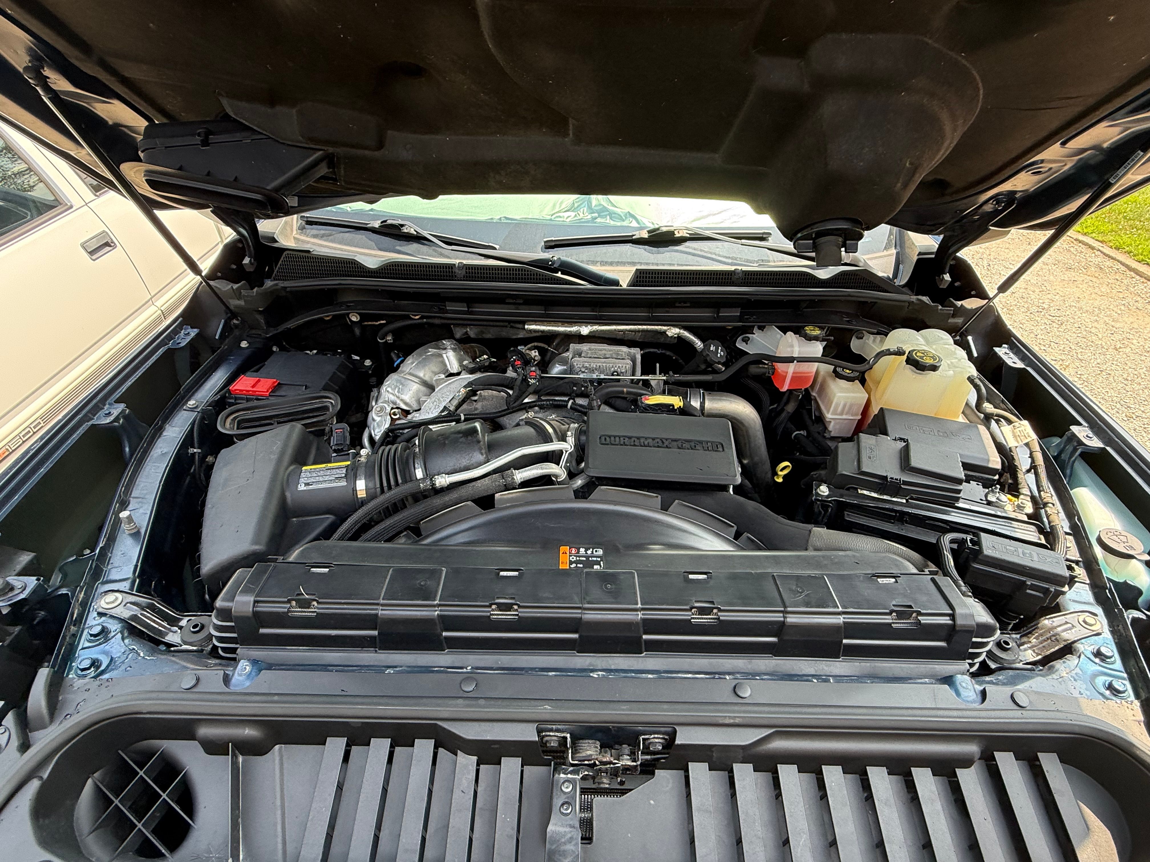 Used 2022 GMC Sierra 3500 Denali AWD/4WD image 2