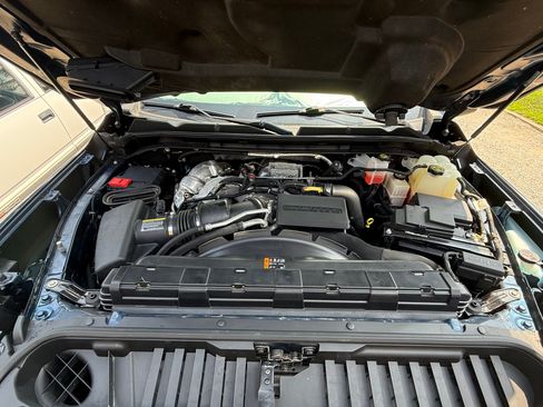 Used 2022 GMC Sierra 3500 Denali AWD/4WD image 2