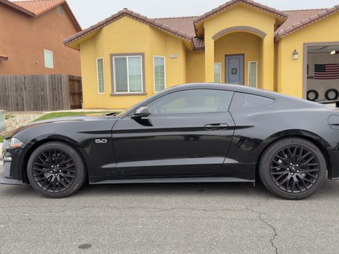 Used 2021 Ford Mustang GT Premium w/ GT Performance Package image 5