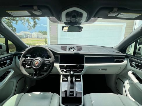 Used 2023 Porsche Macan GTS w/ Premium Package Plus AWD/4WD image 9
