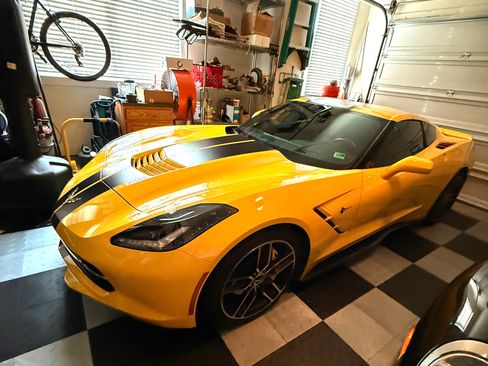 Used 2017 Chevrolet Corvette Stingray Coupe w/ 2LT Preferred Equipment Group image 4