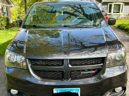 Used 2016 Dodge Grand Caravan R/T FWD image 1
