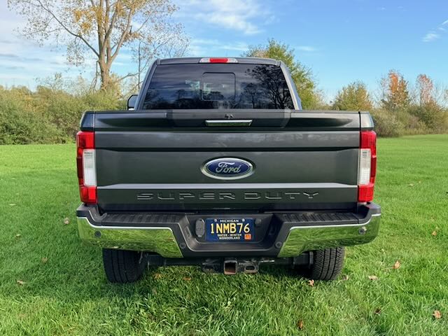 Used 2017 Ford F250 XLT w/ XLT Premium Package AWD/4WD image 5