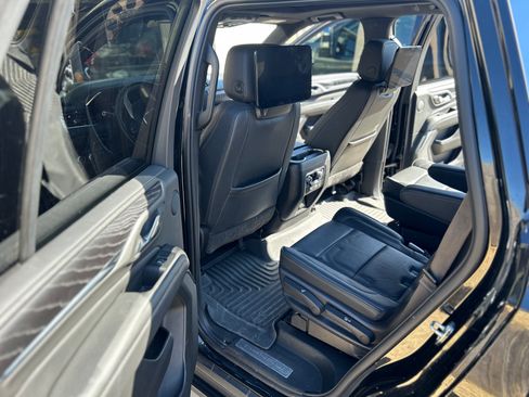 Used 2022 GMC Yukon Denali w/ Denali Ultimate Package image 13