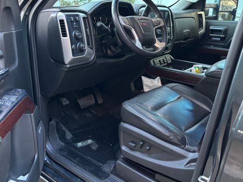 Used 2017 GMC Sierra 1500 SLT w/ SLT Premium Package image 6