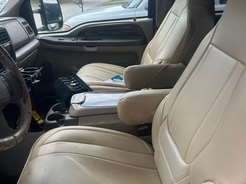 Used 2001 Ford Excursion Limited image 4