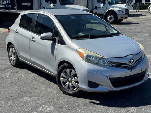 Used 2012 Toyota Yaris LE image 9