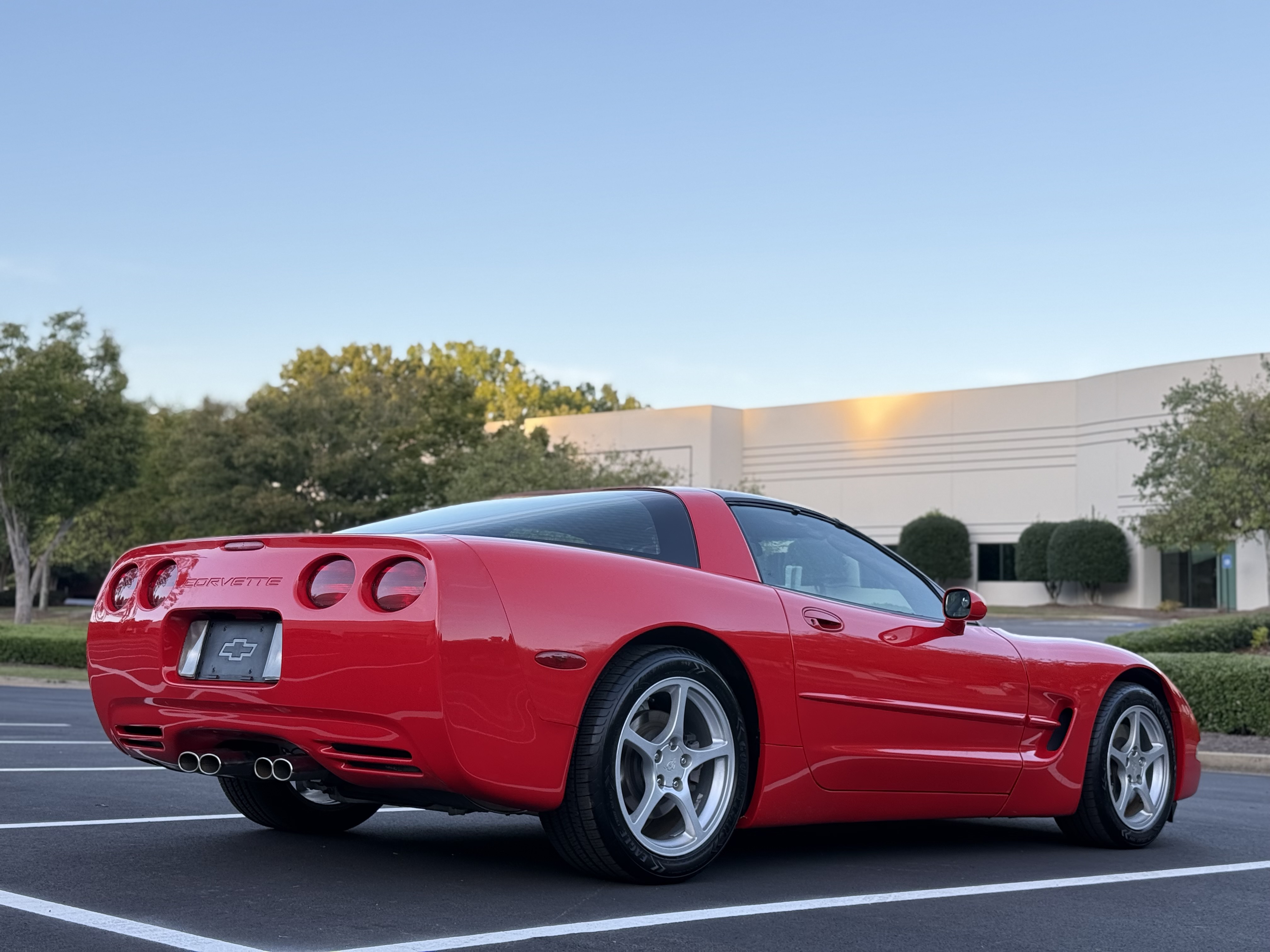 Used 1999 Chevrolet Corvette Coupe w/ Performance Handling Pkg RWD image 6