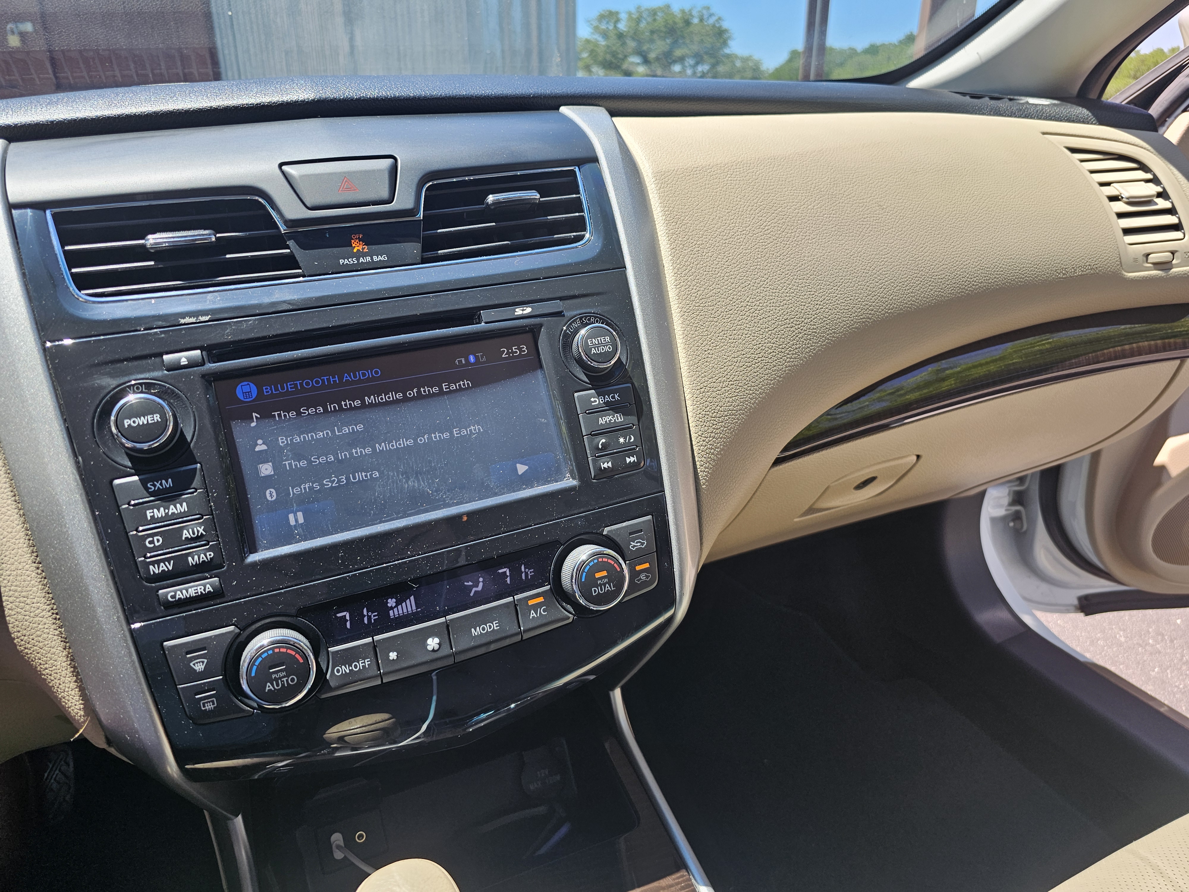 Used 2015 Nissan Altima 2.5 SL w/ Technology Package FWD image 9