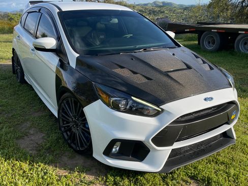 Used 2017 Ford Focus RS AWD/4WD image 1