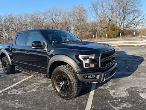 Used 2018 Ford F150 Raptor w/ Equipment Group 802A Luxury image 8