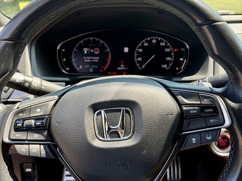 Used 2018 Honda Accord Sport image 12