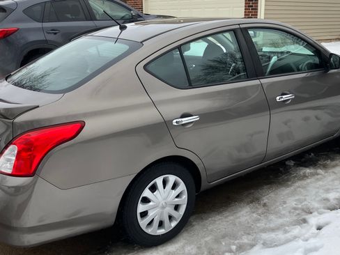 Used 2017 Nissan Versa SV image 8