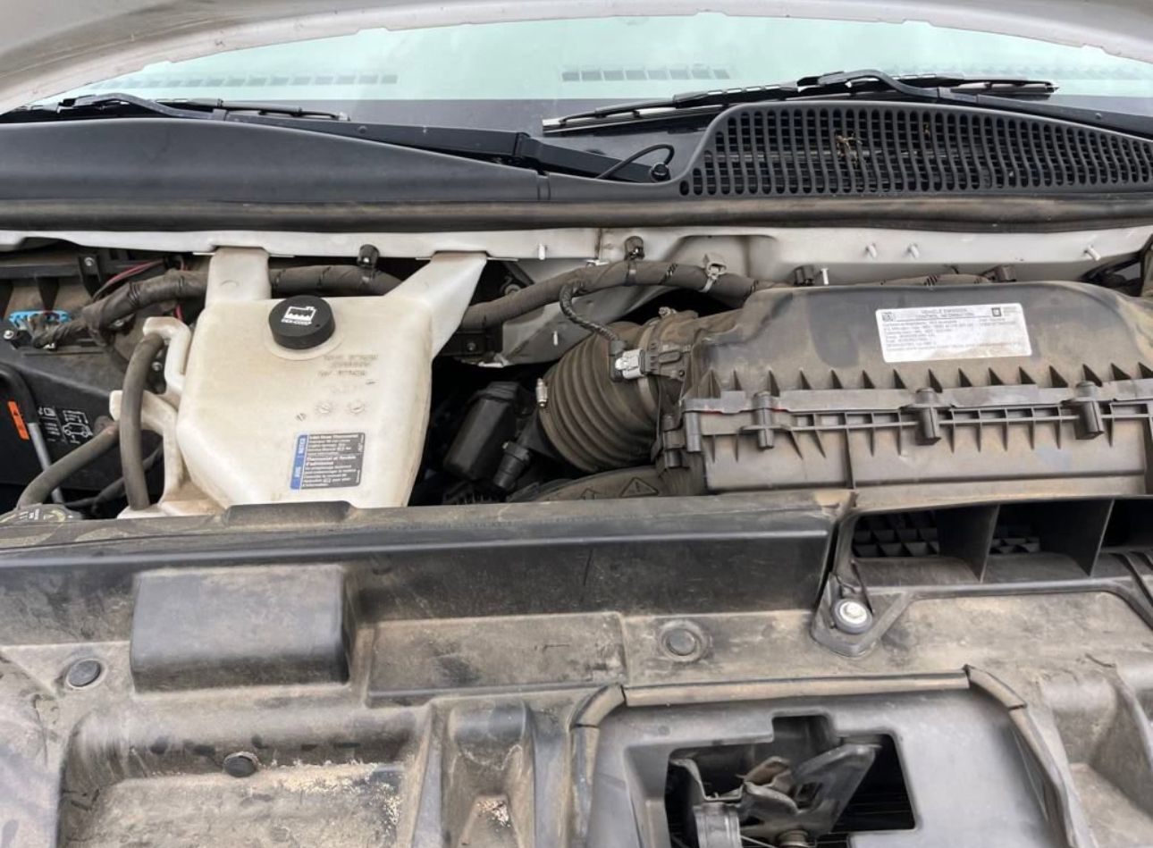 Used 2022 Chevrolet Express 3500 w/ Power Convenience Package RWD image 13