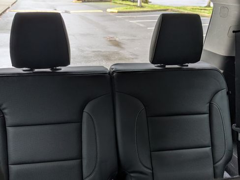 Used 2017 GMC Acadia SLT image 16