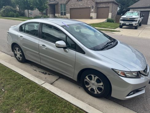 Used 2013 Honda Civic Hybrid Sedan image 4