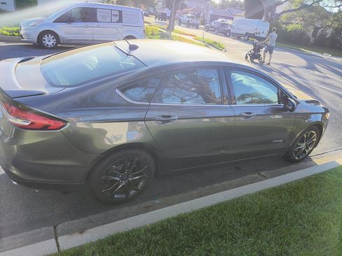 Used 2018 Ford Fusion SE w/ Equipment Group 601A image 6