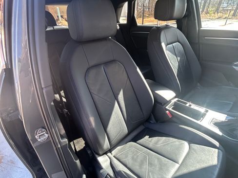 Used 2020 Audi Q3 2.0T Premium image 16