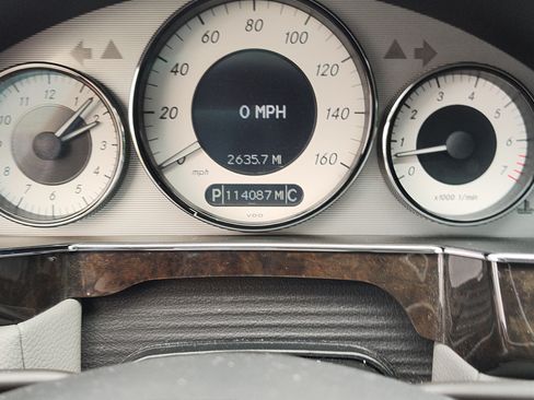 Used 2010 Mercedes-Benz CLS 550 image 8